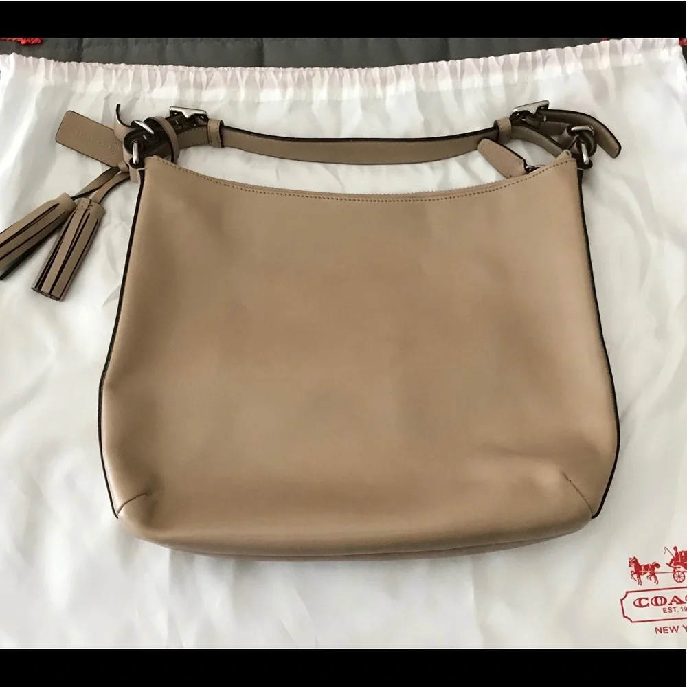 Coach Courtenay Leather Hobo – EUC - Picture 2 of 8